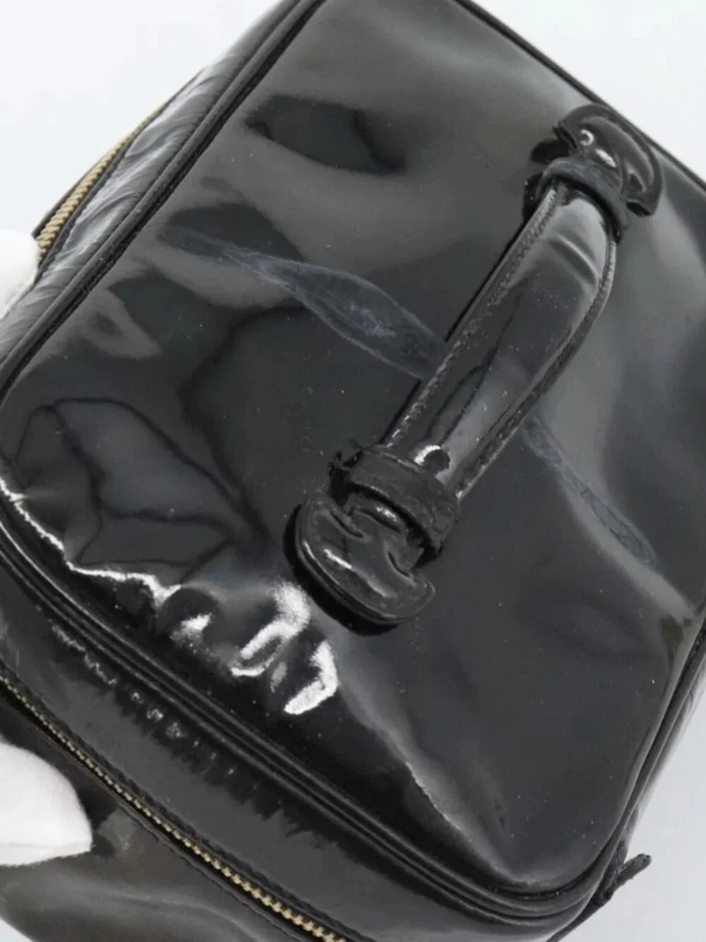 CHANEL Vanity Cosmetic Pouch Patent leather Black CC Auth bs15339